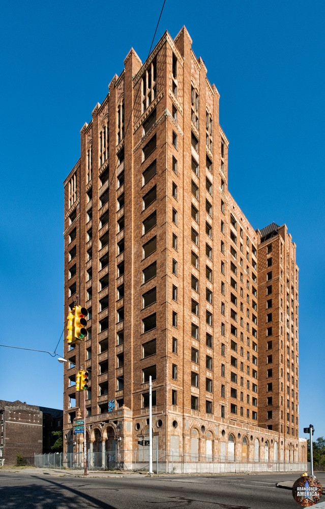Lee Plaza Hotel (Detroit, MI) | Stretched - Lee Plaza Hotel