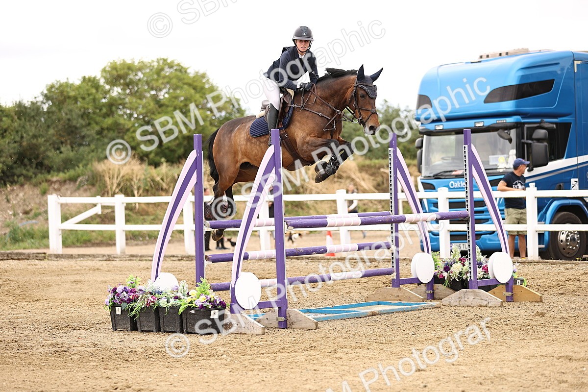 SBM_003120 - Class 21 - Senior Newcomers - 1.10m