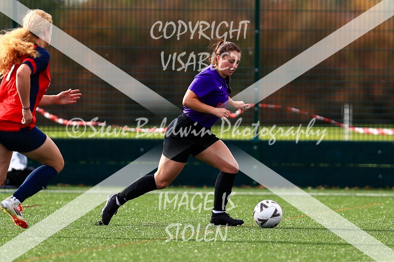1DX30955 - 2025-10-05 FC Abbey Meads Ladies V Purton  Kingsdown FC Ladies