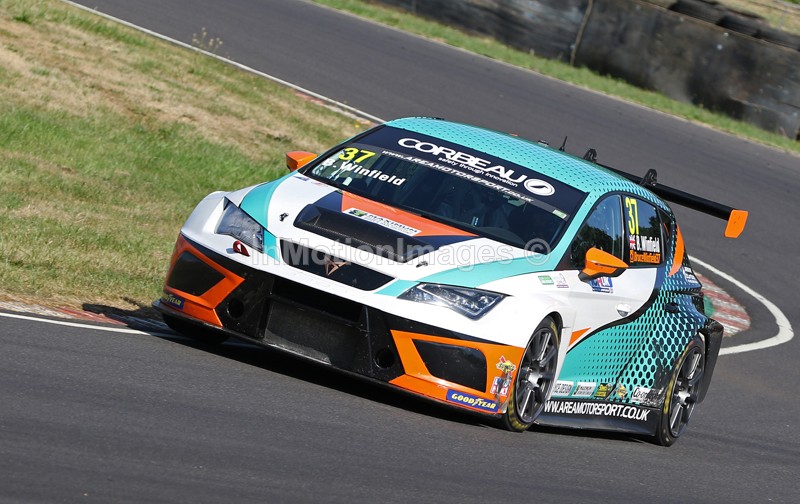  - TCR UK @ Castle Combe