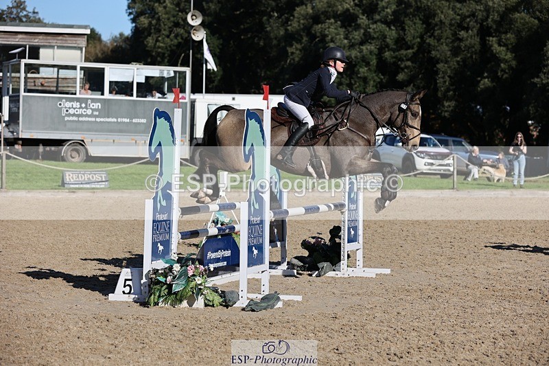 241027-114428-16960 - 319-Neve.Webber-MR.BUZZ