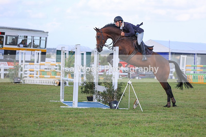 3E7A4739 - Class C1: Showjumping Senior Newcomers/1.10m open