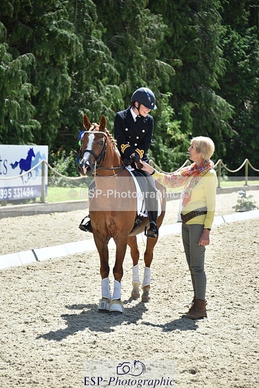 230811-131354-01480 - Adv Medium Silver Presentations