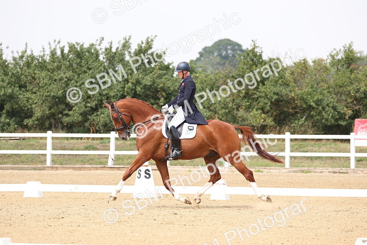 SBM_007383 - Class 9 - FEI INT I - 14.57-15.45