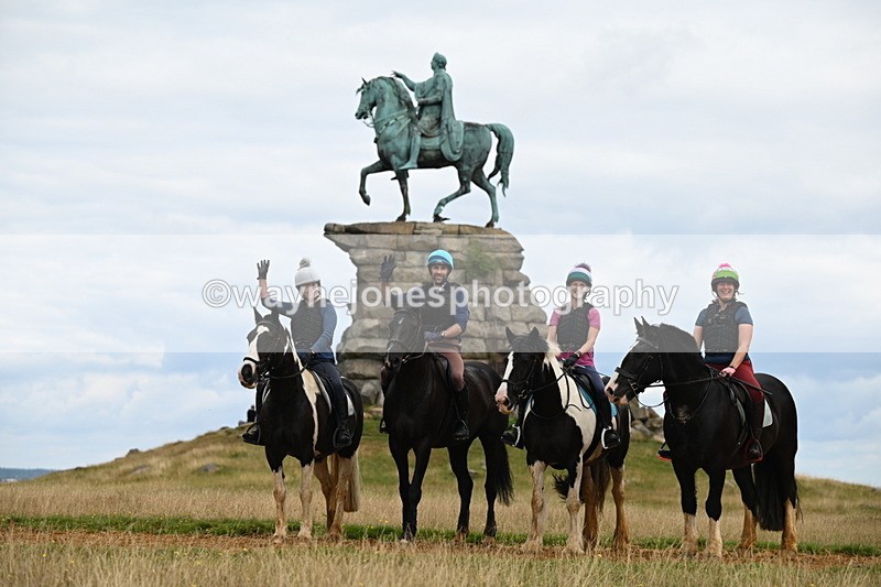 DSC_6444 - Time at Statue 12:17 to 12:44