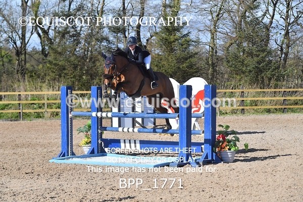 BPP_1771 - CLASS 18 SUN Senior Newcomers/ 1.10m Open