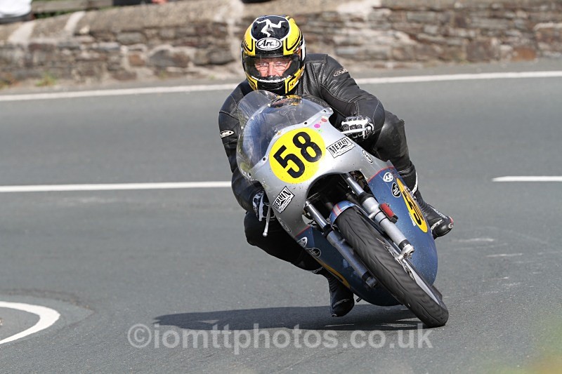 FOM_9743 - Bennetts 500cc Classic TT Race