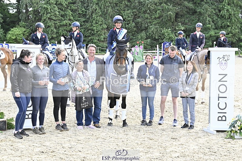 250525A-161351-18566 - Presentations Section C CCI 2 Star Long