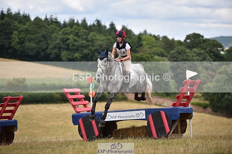 250802A-153454-07047 - F-274-Eliza.Miller-Edge-BALLYLEE.CASTLE.STORM
