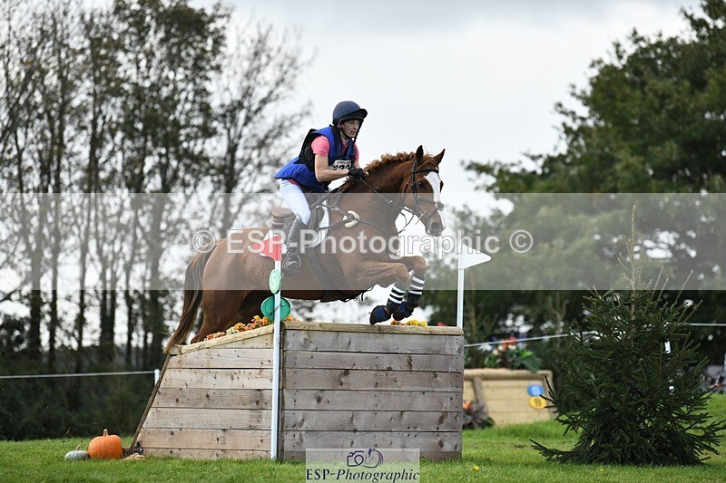231022-132009-28679 - 322-BALLYBOLGER.LIONMAN-Sarah.Perry-XC