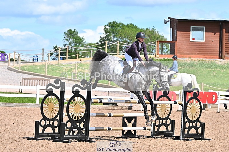 240619A-154457-00952 - Cls 5 Snr Foxhunter and 1.20m Open