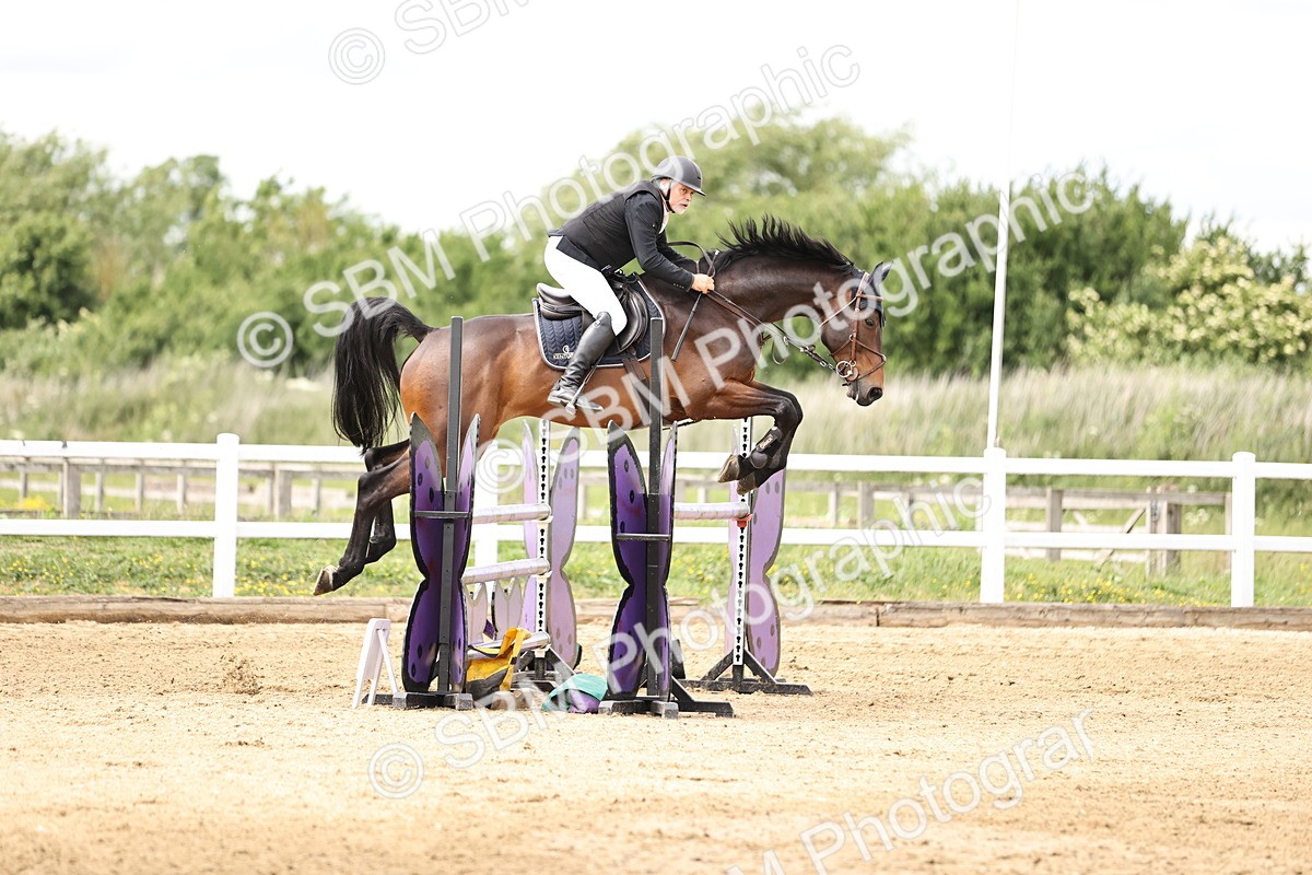 SBM_003153 - Class 11 - Senior Newcomers - 1.10m