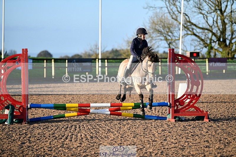 241026A-085440-00330 - SAT Cls 19 Clear Round 50cm