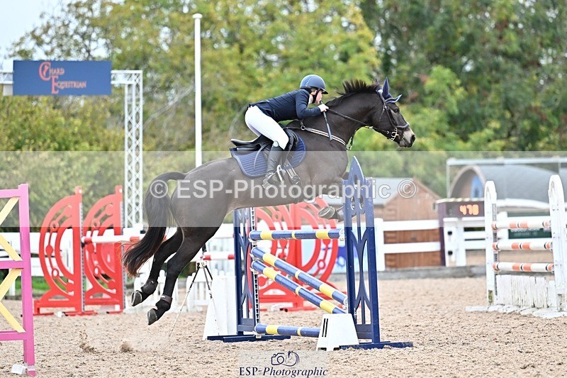 251015-133748-00618 - Cls 4 Newcomers and 1.10m Open