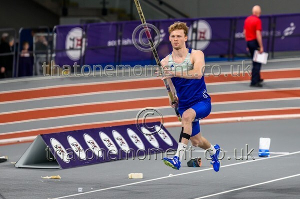 AgeInd25SUN-914317 - Field Male