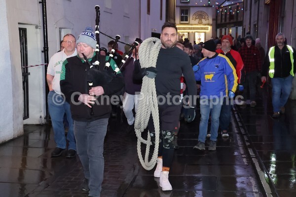 DAD_2039 - Stromness Yule Log Pull