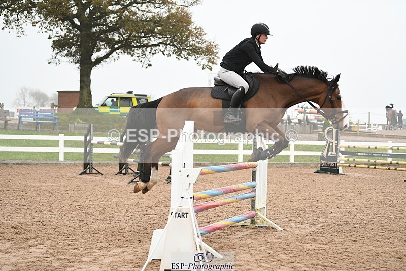 241103A-105439-07615 - SUN Cls 21 Snr Newcomers and 1.10m Open