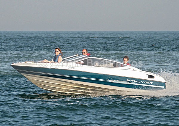 111001 BAYLINER IMG_2495 - Speedboats