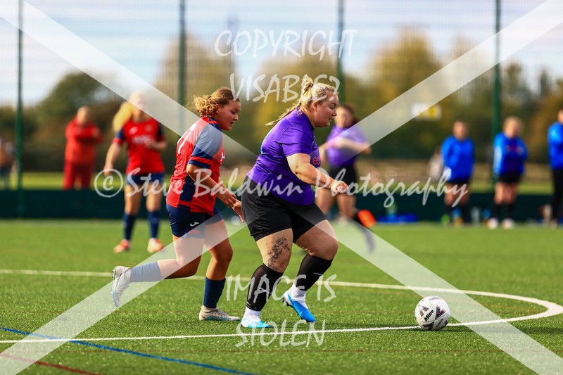 1DX30938 - 2025-10-05 FC Abbey Meads Ladies V Purton  Kingsdown FC Ladies
