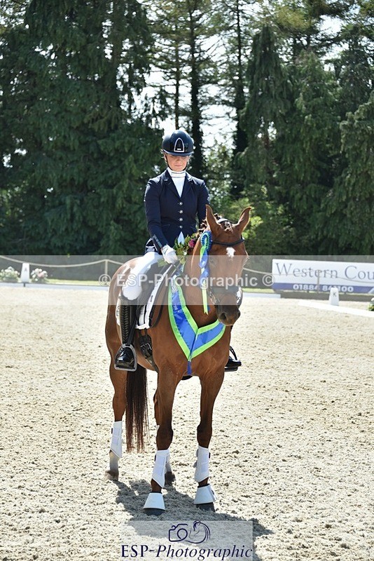 230811-131346-01474 - Adv Medium Silver Presentations