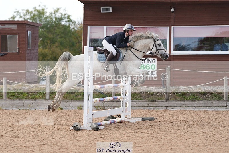 260926-134039-00401 - Cls 8&9 Pony Newc & Foxhunter