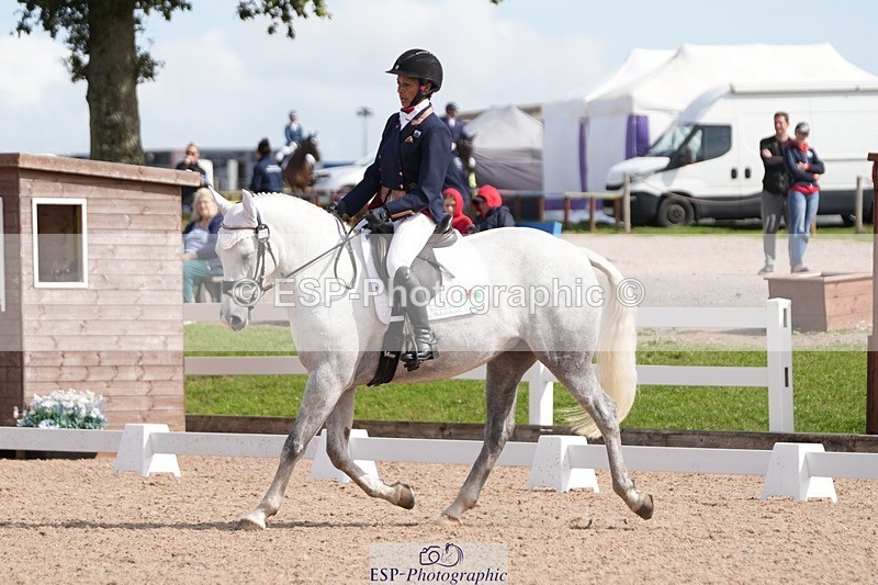 250906-115756-01671 - 010-Donna.HarrisKylah