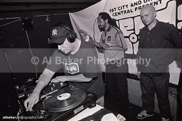 13 - Friends-&-Family @ the roadhouse 06.04.02