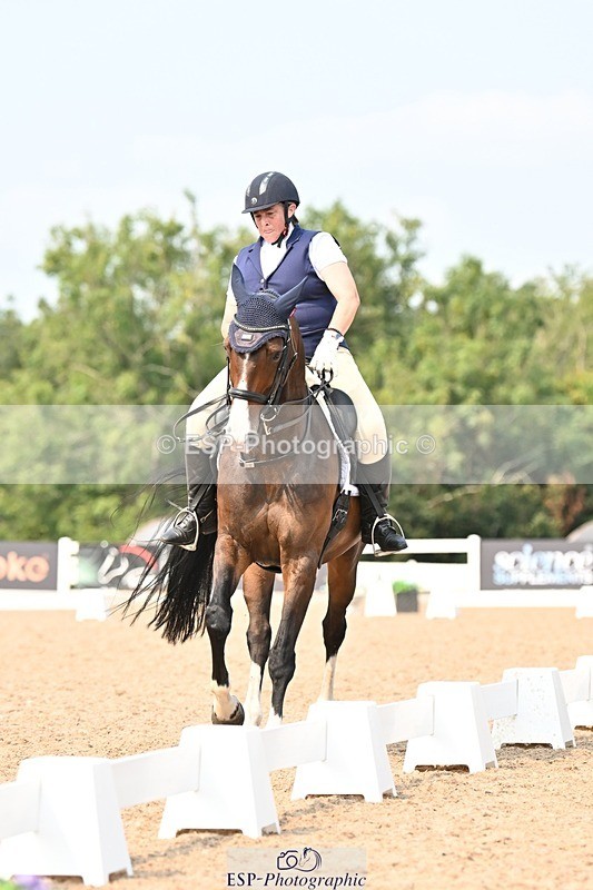 250816-150432-05754 - 031-Nicola.SealRebel.Heart