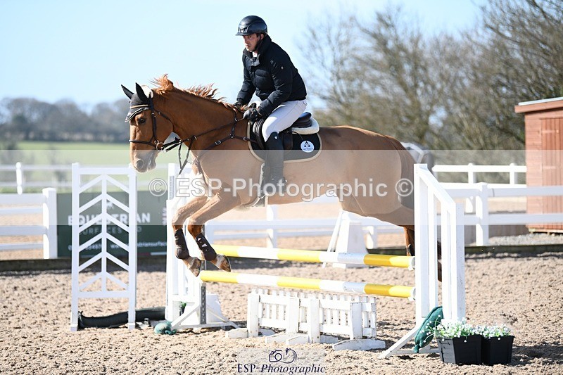 250330-103907-06207 - Cls 32 British Novice and 90cm