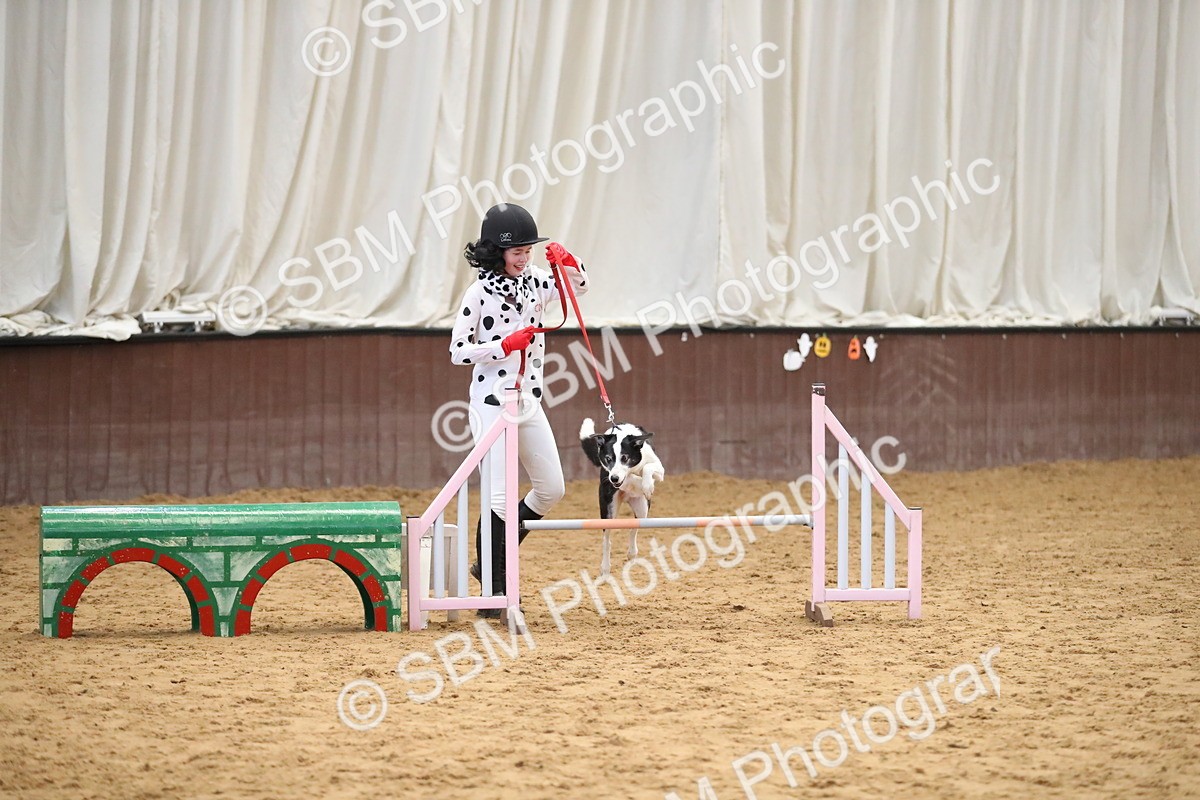 SBM_001070 - Class 3 - Horse & Hound