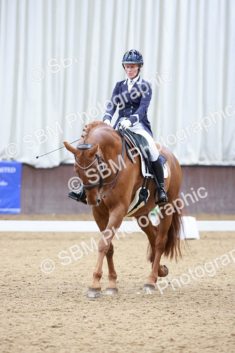 SBM_020861 - Class 13 - FEI INT I - 16.26-17.14