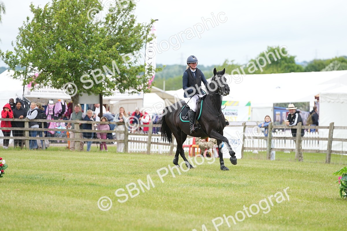 SBM_03145 - Class 201 - British Horse Feeds Speedi Beet Horse of the Year Show Grade  C