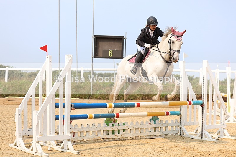 3E7A1544 - Class 4: Senior British Novice/90cm open