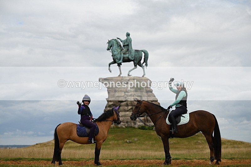 DSC_6150 - Time at Statue 12:17 to 12:44
