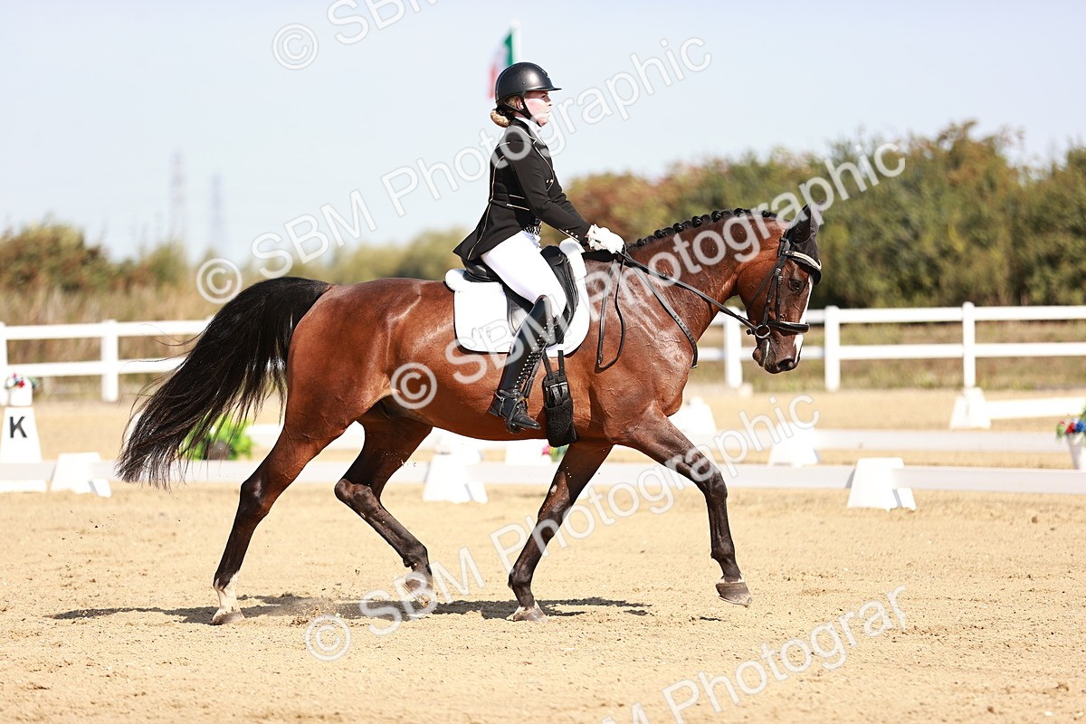 SBM_004390 - Class 12 - Novice 5 - 10.31-11.41