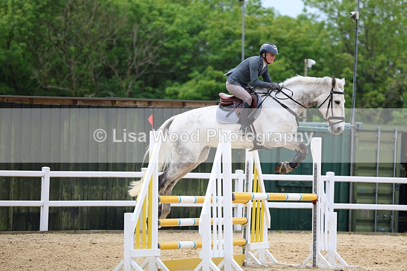 3E7A9491 - Class 8: Senior Newcomers/1.10m open