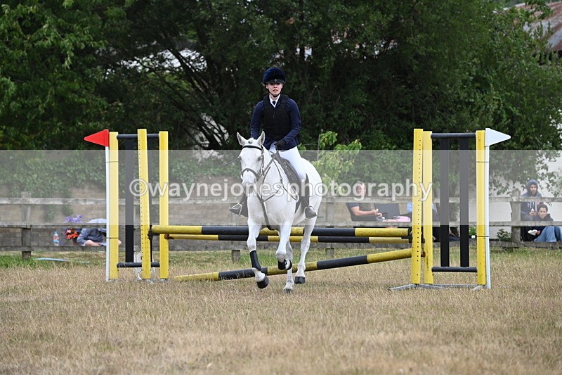 WJ6_0529 - Class 14 Intermediate Jumping 75cm
