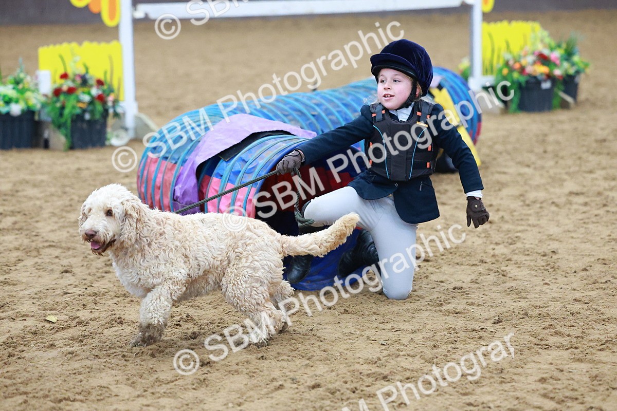 SBM_001593 - Class 3 - Horse & Hound (60cm)
