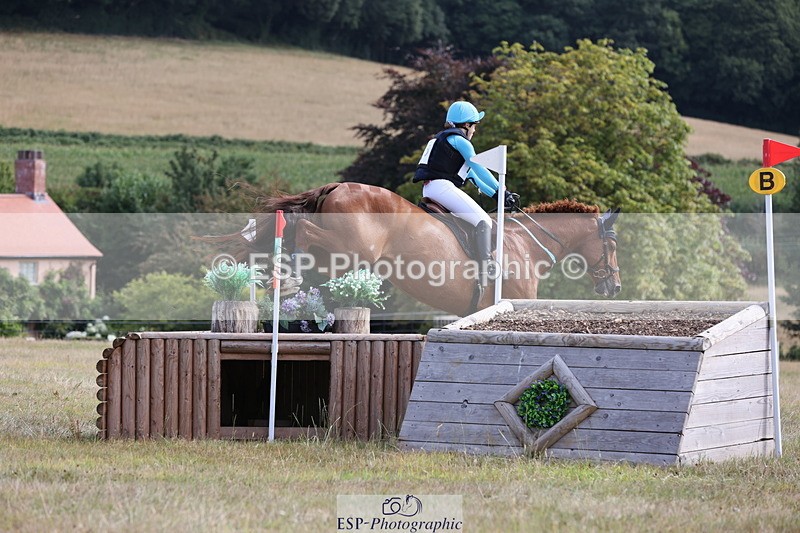 250802A-102944-00900 - C-105-Mimi.van.Ufford-MR.SOCKS