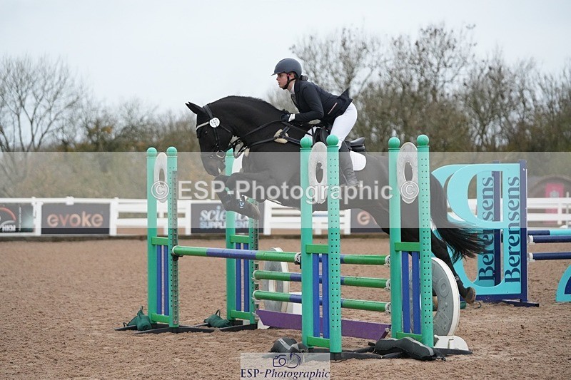 251109-084020-03050 - Cls 15 British Novice and 90cm Open