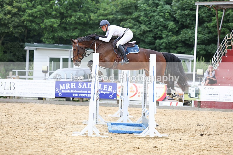 3E7A6596 - Class 9: Senior 1.15m Open