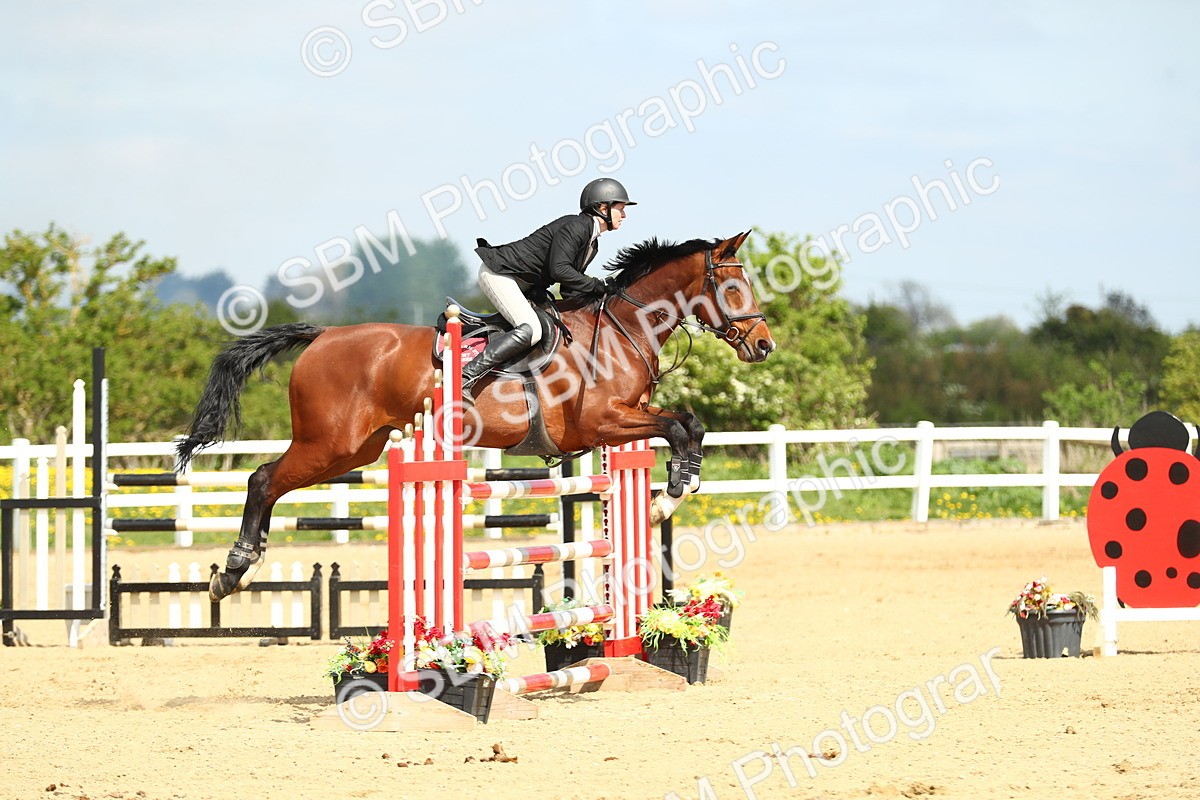SBM_001381 - Class 5 - Senior Foxhunter 1.20m