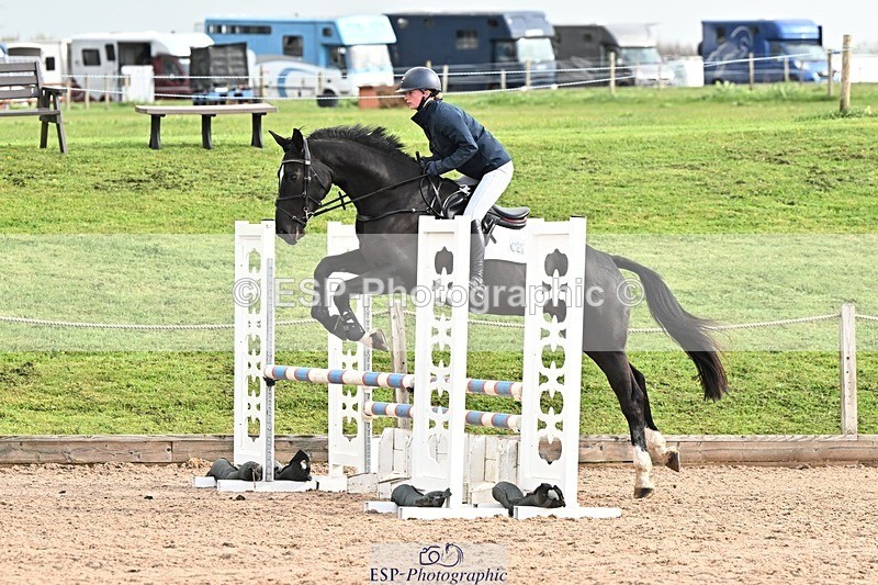 250416-093637-00060 - Cls 1 British Novice and 90cm