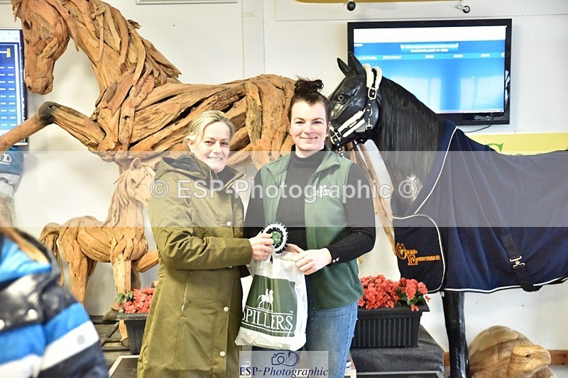 250214-153652-02602 - Freestyle Medium Gold Presentations