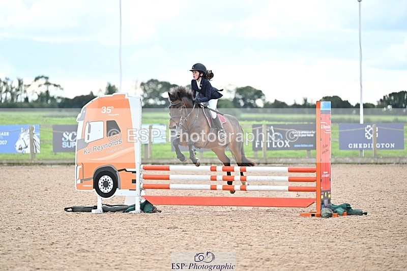 250921-144246-03933 - Cls 20 Pony 80cm Derby