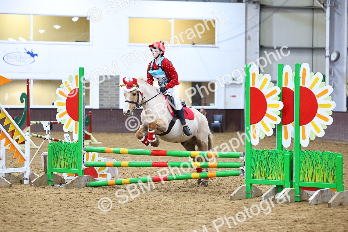 SBM_001820 - Class 4 - Festive Fences - 70cm