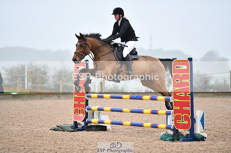 241102A-110241-04166 - SAT Cls 9 British Novice and 90cm Open