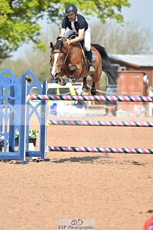 240512A-110516-17472 - Cls 48 National 1.30m Open