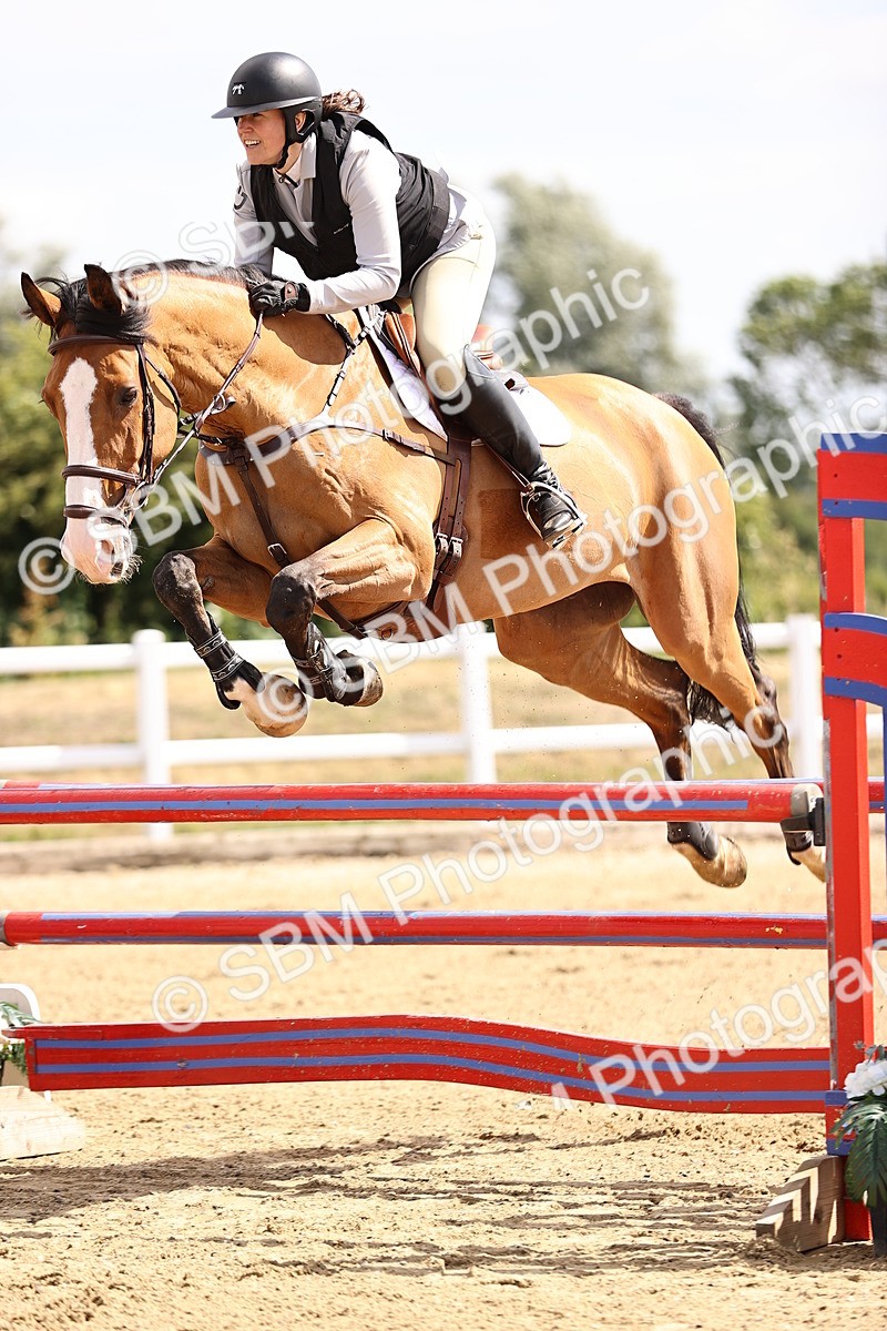 SBM_009658 - Class 8 - Senior Newcomers - 1.10  Open