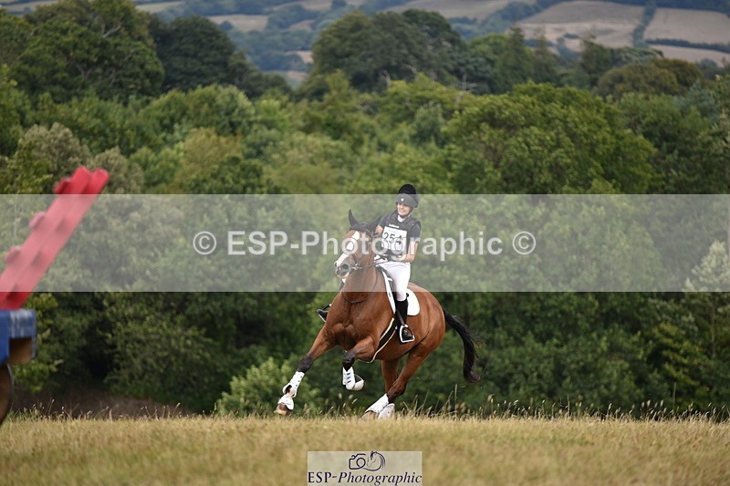 250802A-143408-05257 - F-254-Lucie.Bouchet-HALLOWEEN.NOUV